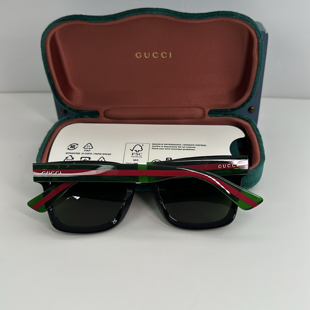 💯- New Authentic Gucci Gucci GG0001SN 002 Black/GREEN/ Red Sunglasses - Picture 10 of 14